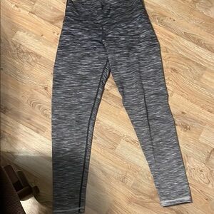 Offline by Aerie/ombré striped leggings/M/gray to black/EUC